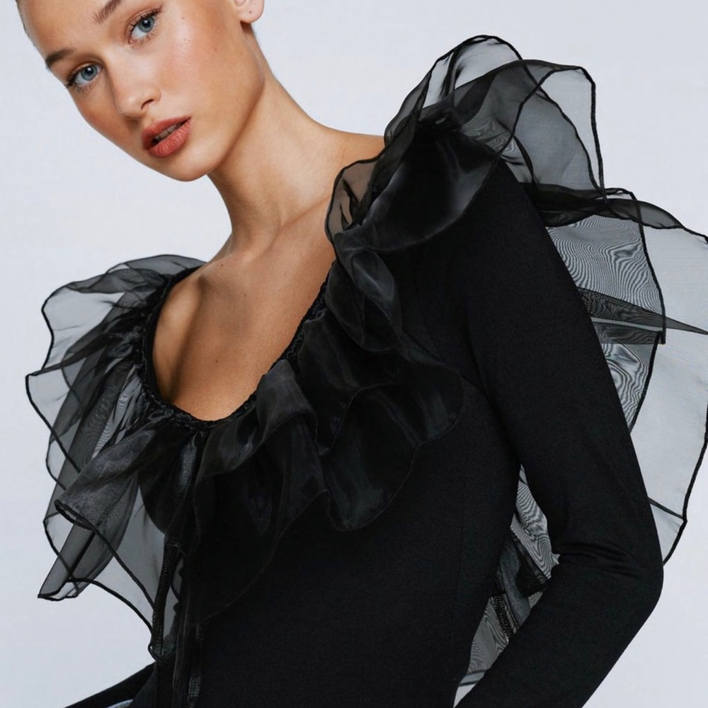 **NWT RUFFLE BODYSUIT**